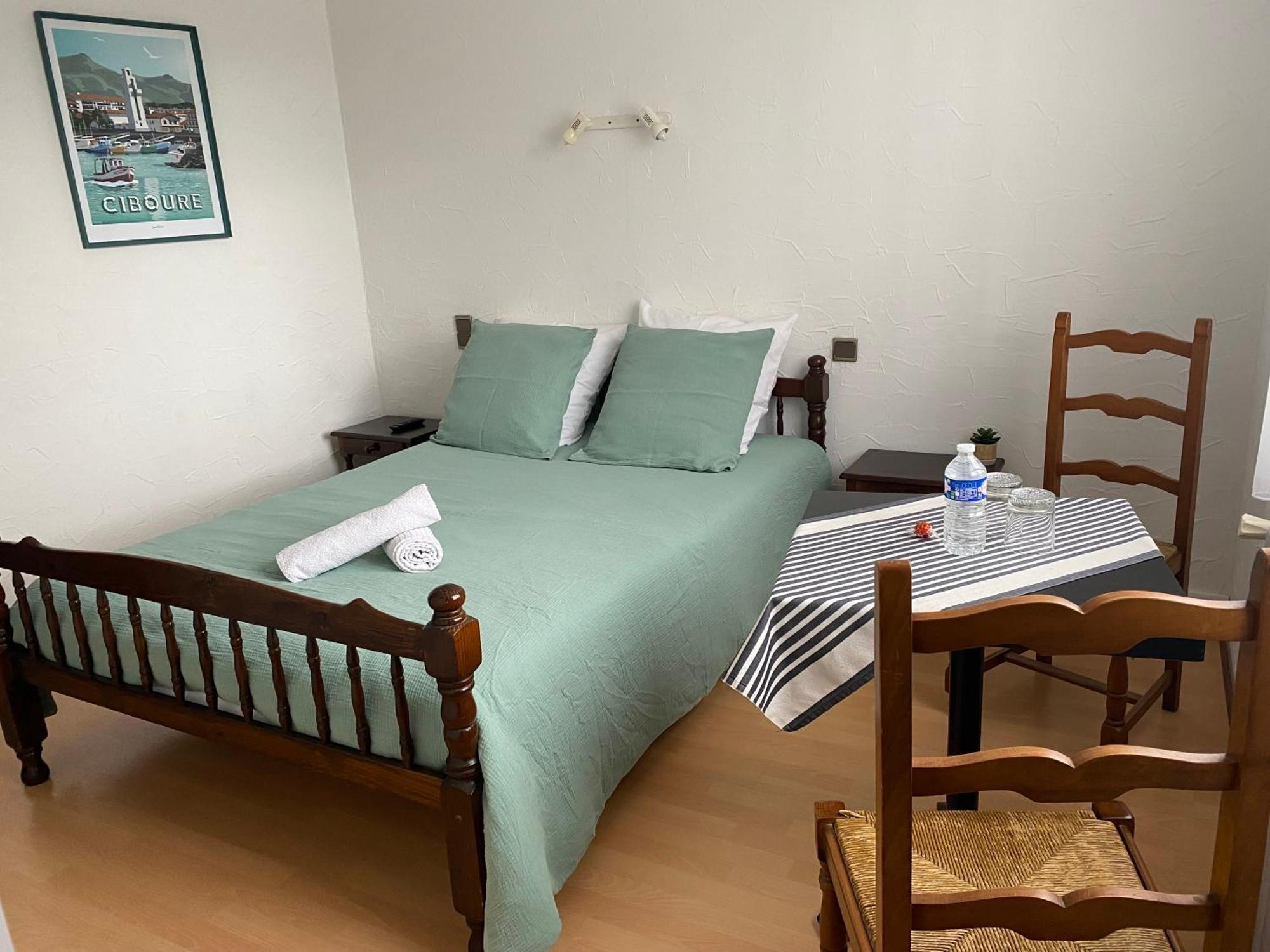 L'Auberge Campagnarde Poueyferré Esterno foto